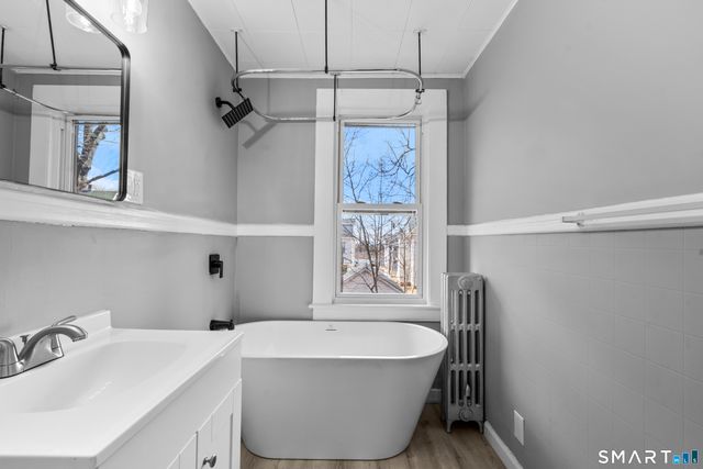 12 Newman Street, Manchester, CT 06040