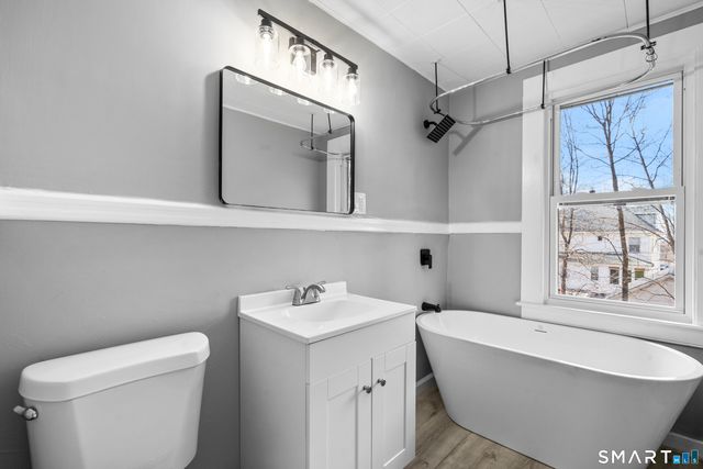 12 Newman Street, Manchester, CT 06040