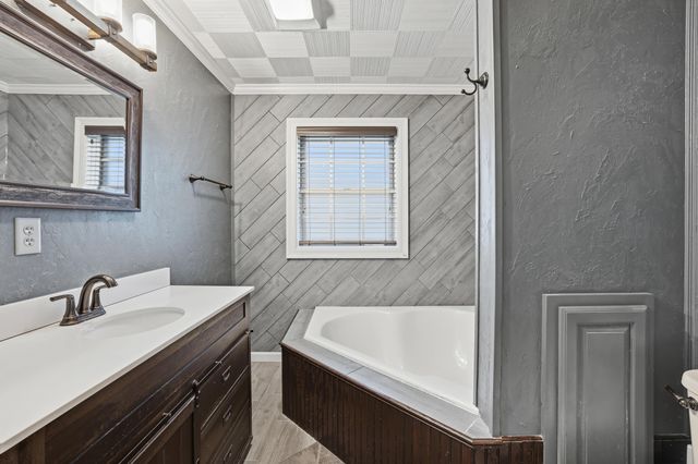135 East 6th Street, Larose, LA 70373