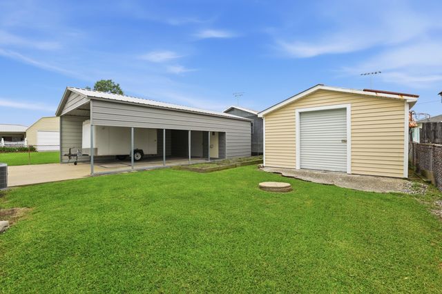 135 East 6th Street, Larose, LA 70373