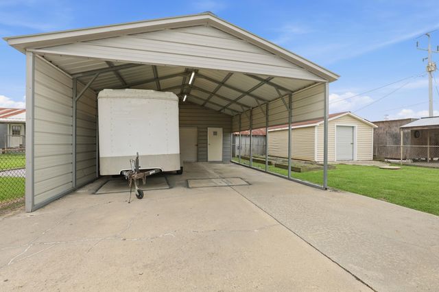135 East 6th Street, Larose, LA 70373