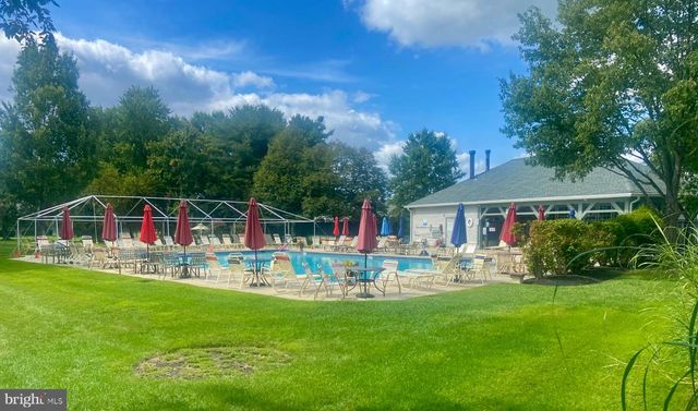 5304-B ADELAIDE DR, Mount Laurel, NJ 08054