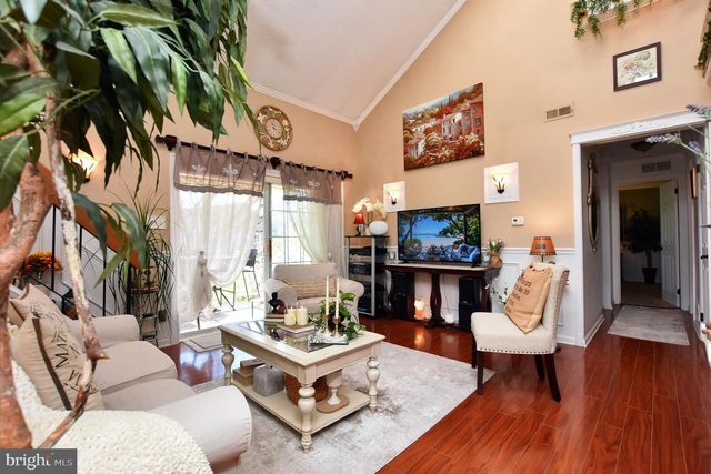 5304-B ADELAIDE DR, Mount Laurel, NJ 08054