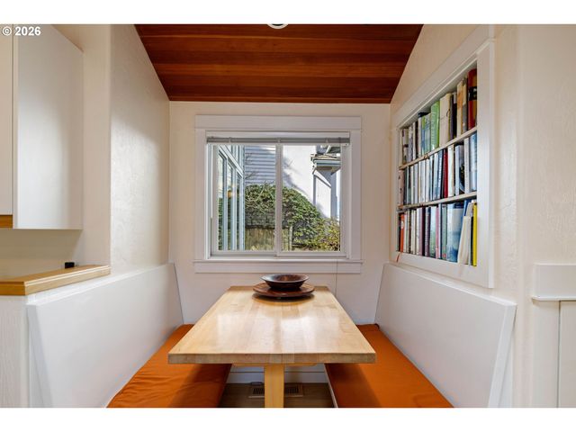 2634 SUNCREST Ave, Eugene, OR 97405