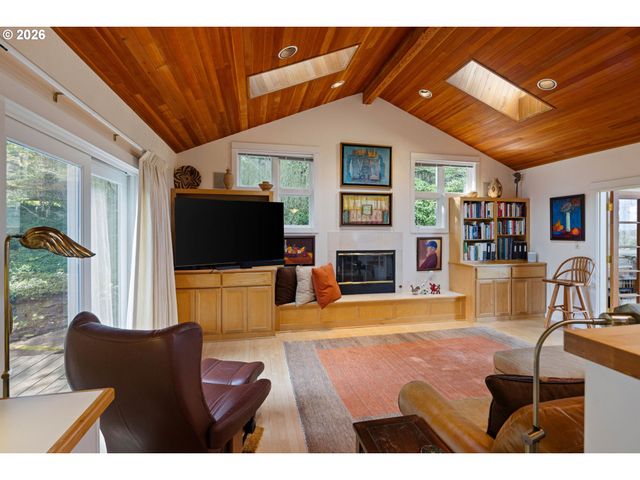 2634 SUNCREST Ave, Eugene, OR 97405