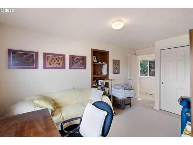 2634 SUNCREST Ave, Eugene, OR 97405