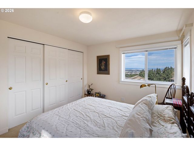 2634 SUNCREST Ave, Eugene, OR 97405