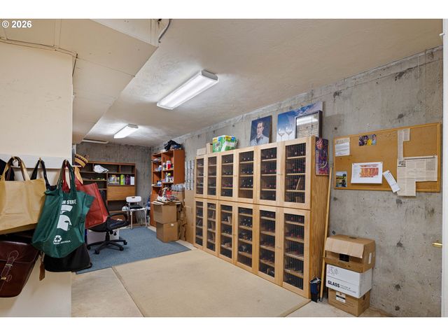 2634 SUNCREST Ave, Eugene, OR 97405