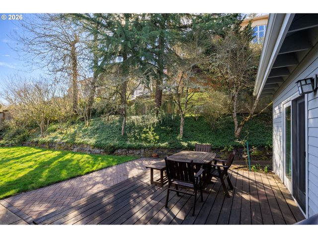 2634 SUNCREST Ave, Eugene, OR 97405