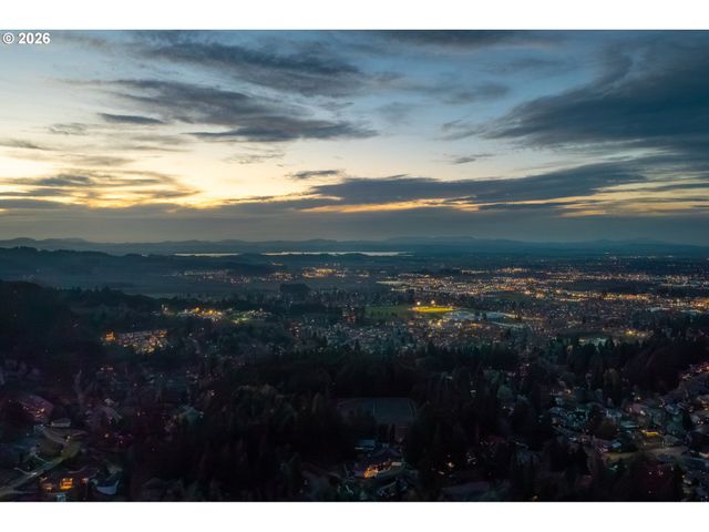 2634 SUNCREST Ave, Eugene, OR 97405