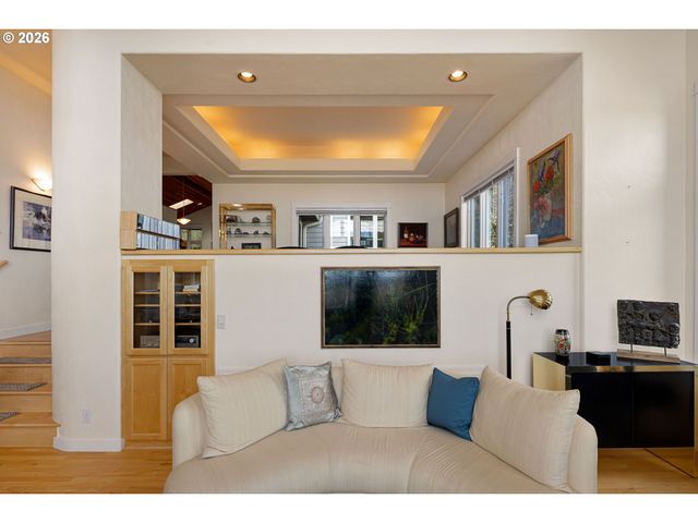 2634 SUNCREST Ave, Eugene, OR 97405