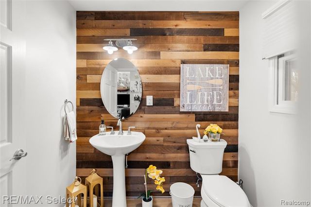 12363 Margaret Drive, Fenton, MI 48430