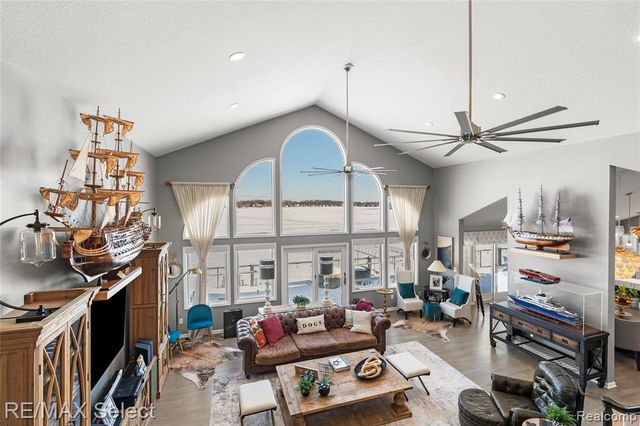 12363 Margaret Drive, Fenton, MI 48430