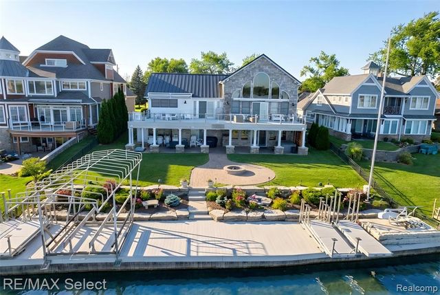 12363 Margaret Drive, Fenton, MI 48430