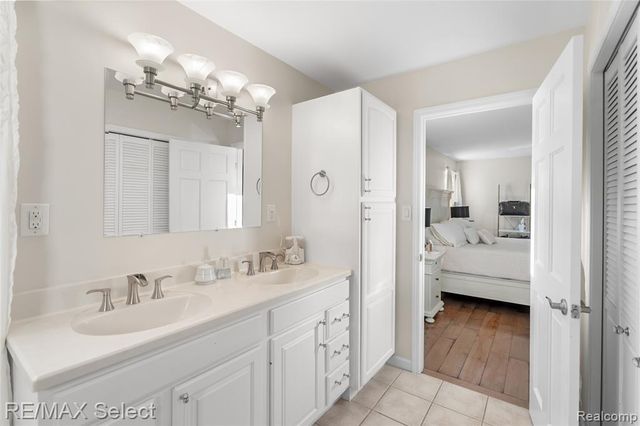 12363 Margaret Drive, Fenton, MI 48430