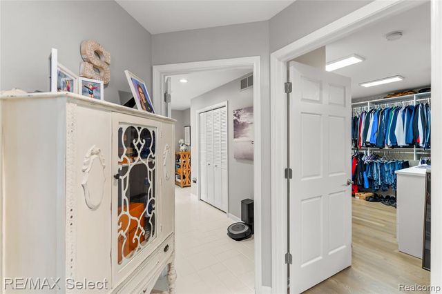 12363 Margaret Drive, Fenton, MI 48430