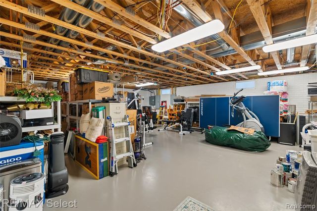 12363 Margaret Drive, Fenton, MI 48430