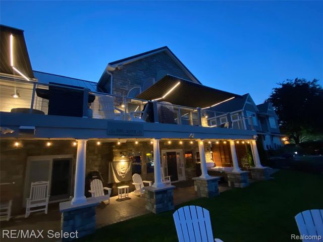 12363 Margaret Drive, Fenton, MI 48430