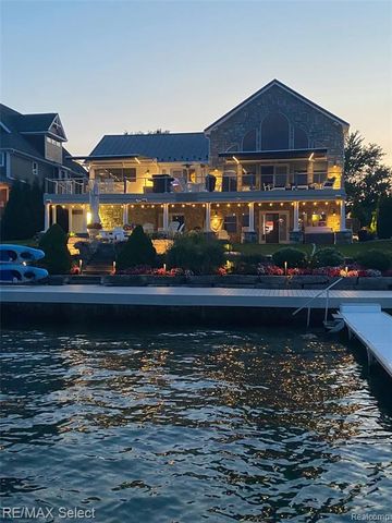 12363 Margaret Drive, Fenton, MI 48430