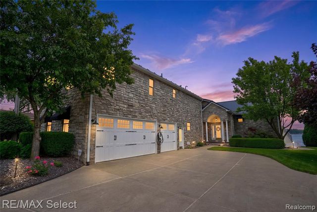 12363 Margaret Drive, Fenton, MI 48430