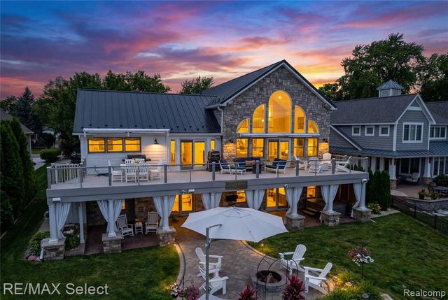 12363 Margaret Drive, Fenton, MI 48430
