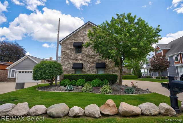 12363 Margaret Drive, Fenton, MI 48430