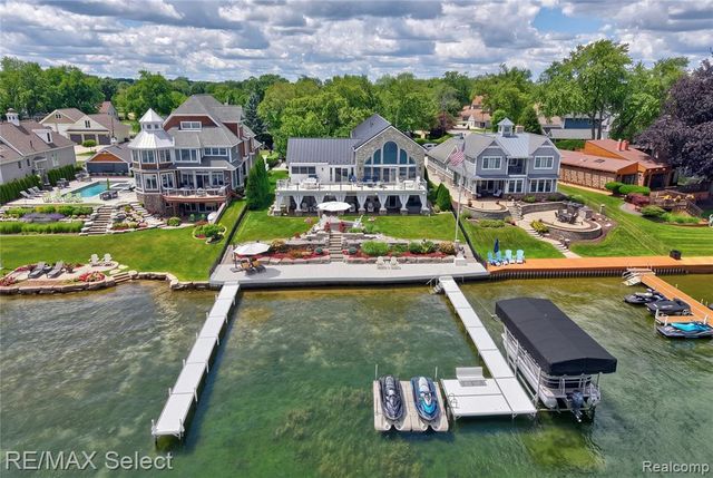 12363 Margaret Drive, Fenton, MI 48430