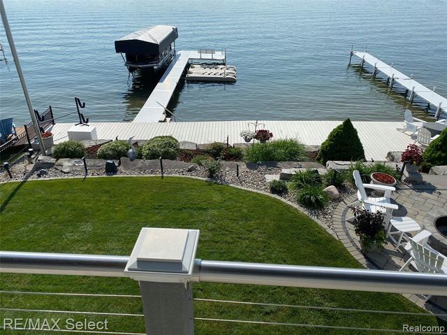 12363 Margaret Drive, Fenton, MI 48430