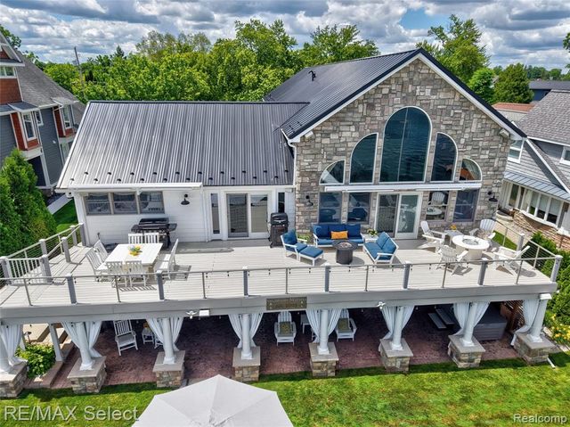 12363 Margaret Drive, Fenton, MI 48430