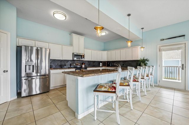 4015 Warchest Court, Galveston, TX 77554