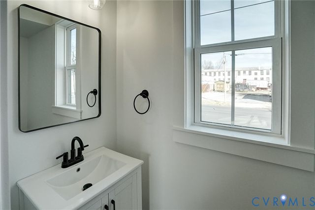 901 Commerce St, Petersburg, VA 23803