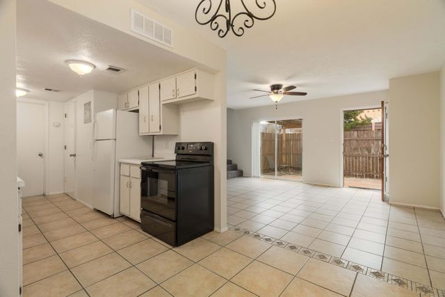 8452 Spain Road NE APT B, Albuquerque, NM 87111