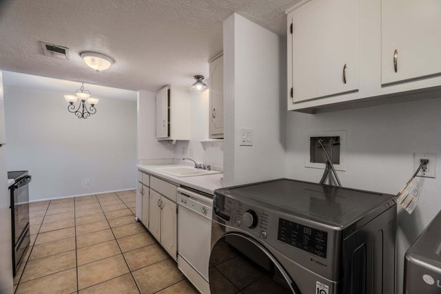 8452 Spain Road NE APT B, Albuquerque, NM 87111