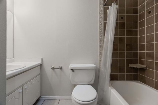 8452 Spain Road NE APT B, Albuquerque, NM 87111