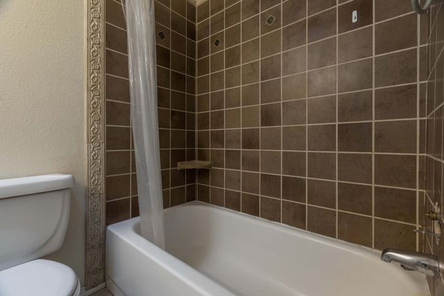 8452 Spain Road NE APT B, Albuquerque, NM 87111