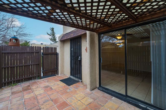8452 Spain Road NE APT B, Albuquerque, NM 87111