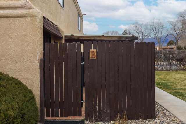 8452 Spain Road NE APT B, Albuquerque, NM 87111