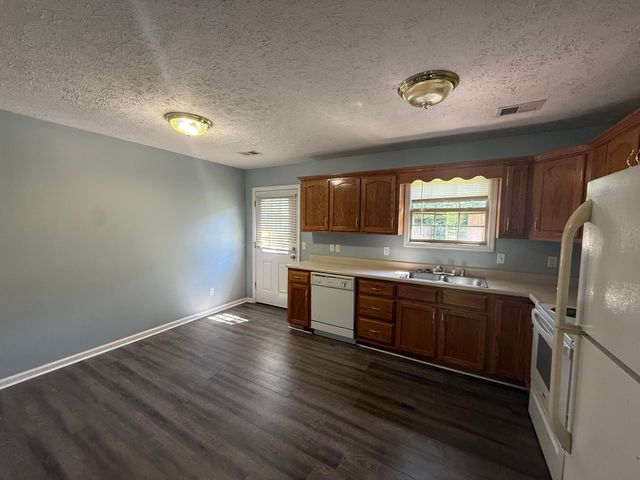 655-659 Scaffold Cane Road, Berea, KY 40403