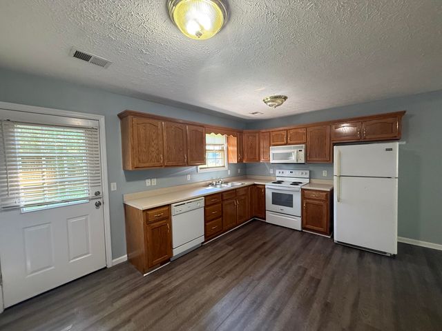 655-659 Scaffold Cane Road, Berea, KY 40403