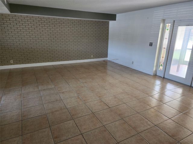 2619 NW 47th Lane, Lauderdale Lakes, FL 33313
