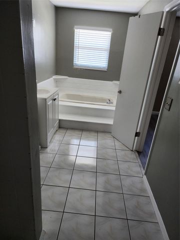 2619 NW 47th Lane, Lauderdale Lakes, FL 33313