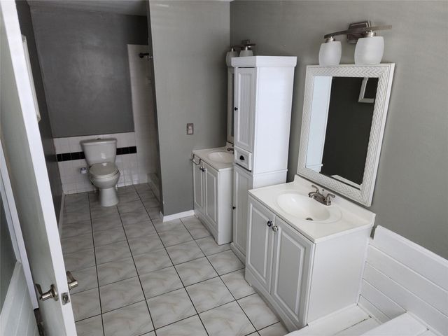 2619 NW 47th Lane, Lauderdale Lakes, FL 33313