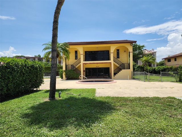 2619 NW 47th Lane, Lauderdale Lakes, FL 33313