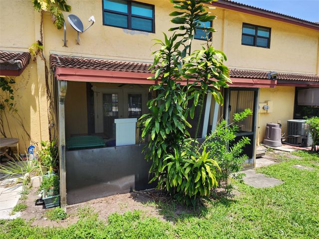 2619 NW 47th Lane, Lauderdale Lakes, FL 33313