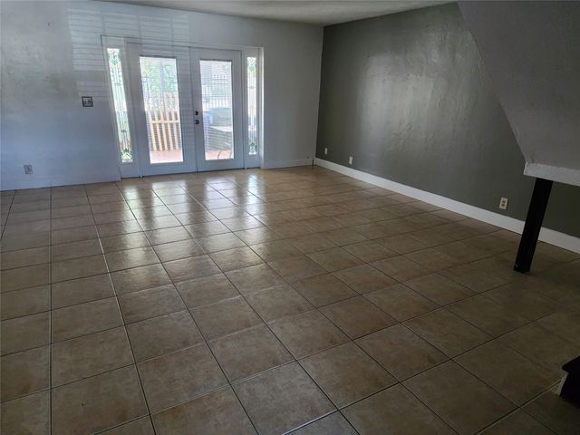 2619 NW 47th Lane, Lauderdale Lakes, FL 33313