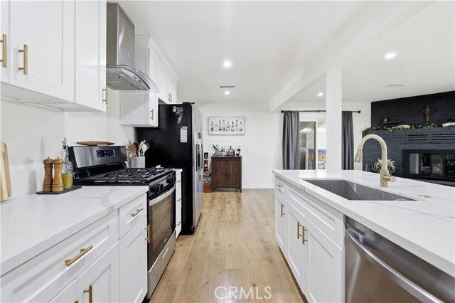 44335 Glenraven, Lancaster, CA 93535