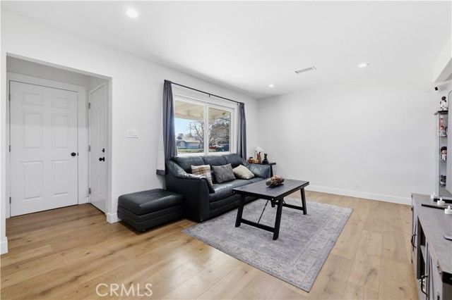 44335 Glenraven, Lancaster, CA 93535