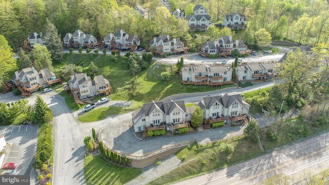 12 ROMAN RIDGE RD #22B, Oakland, MD 21550