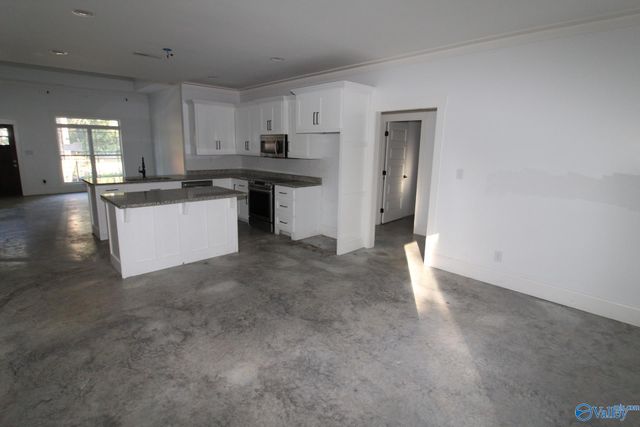 88 Pierce Road, Albertville, AL 35951