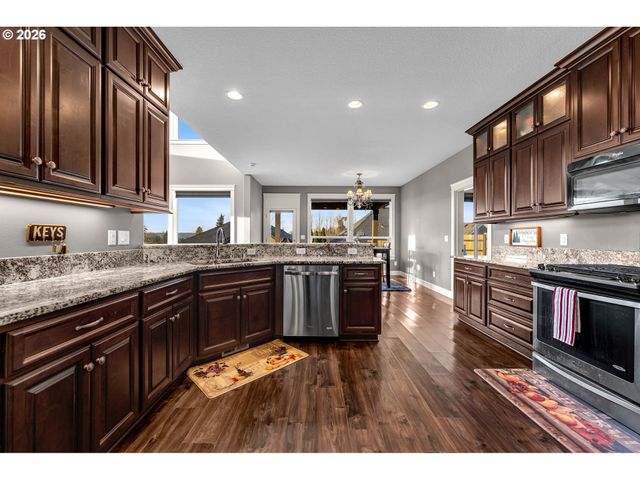 1124 N 9TH Way, Ridgefield, WA 98642